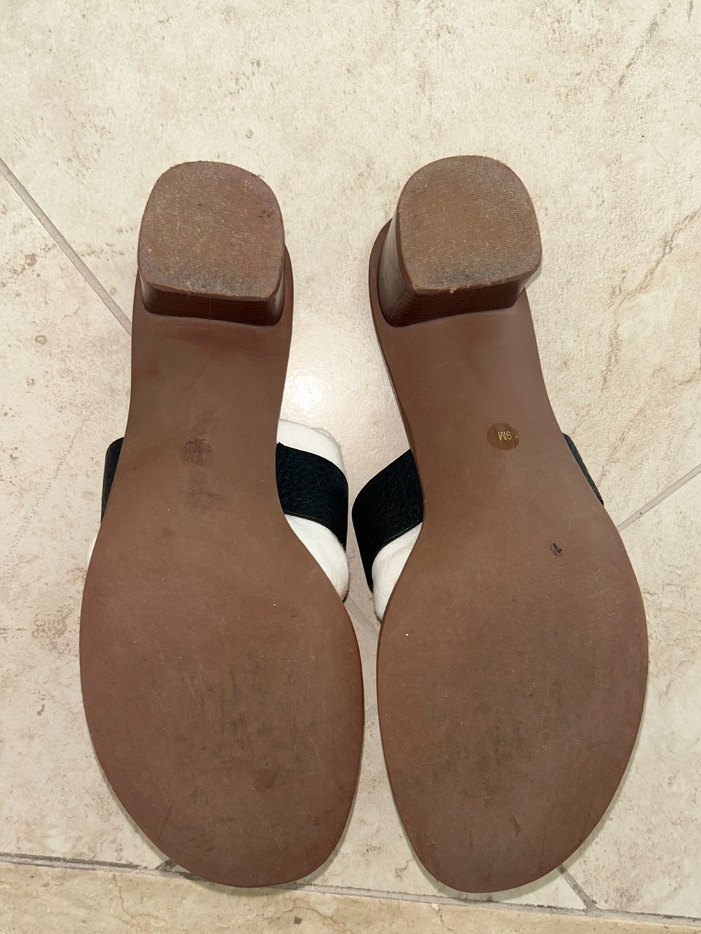 Tory Burch Black Leather Sandals. Slides size 9 - Picture 3 of 6